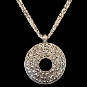 PREMIER DESIGNS BOLD & STUNNING NECKLACE